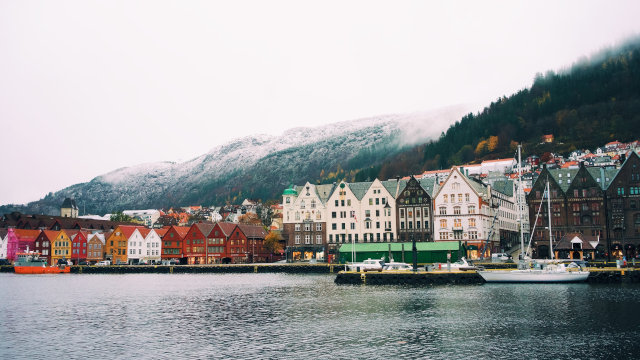 Experience the Drmatic Scenery of Bergen