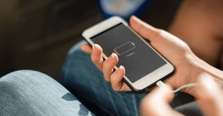 Smartphone on bus smartphone autobus
